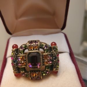 Elegant Heidi Daus Ring with Ornate Design